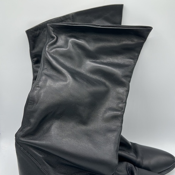 Vintage black leather Peter Pan boots, size 6M - Picture 2 of 6